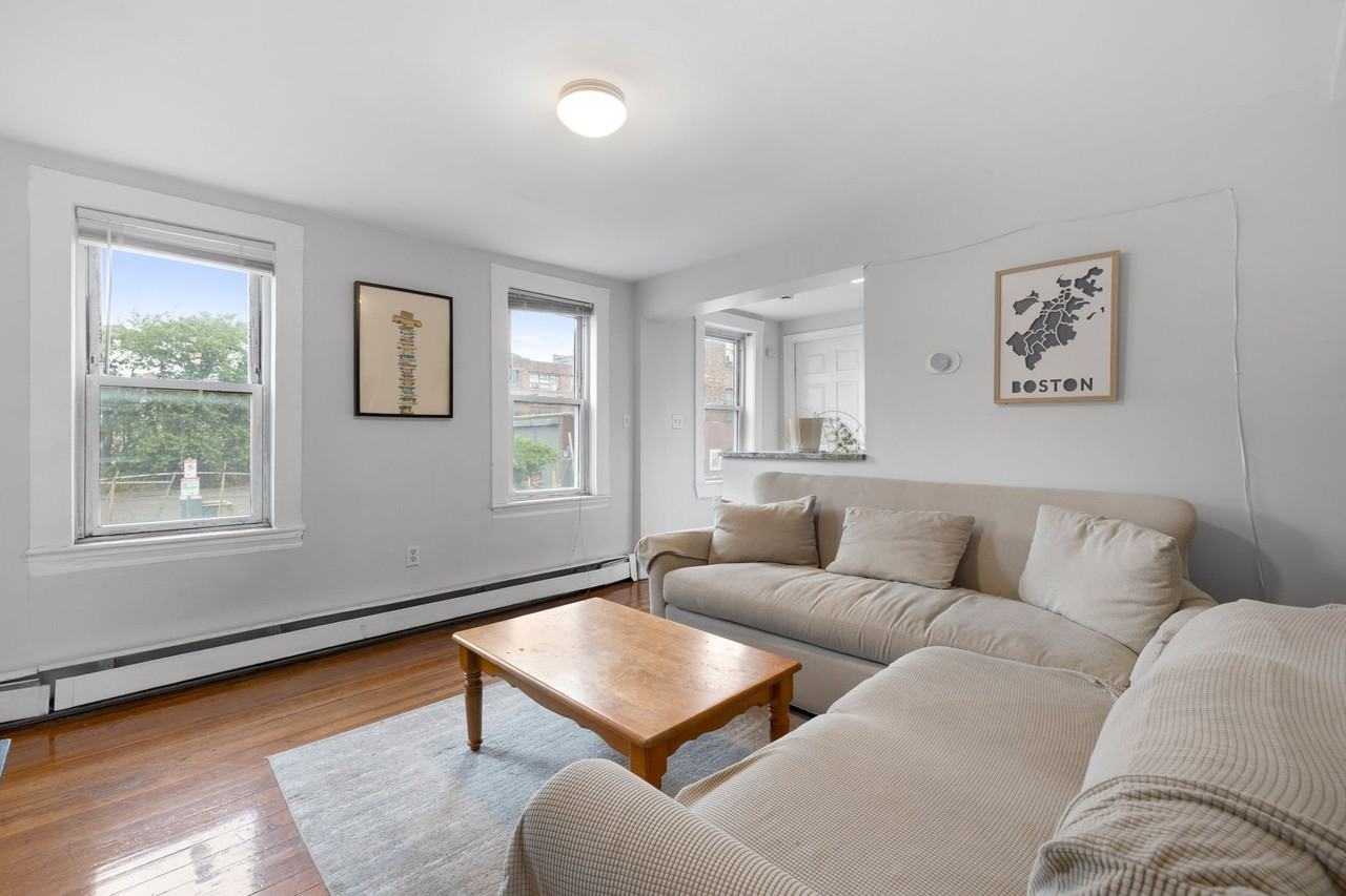 526 Medford St #1 - Photo 3 of 15
