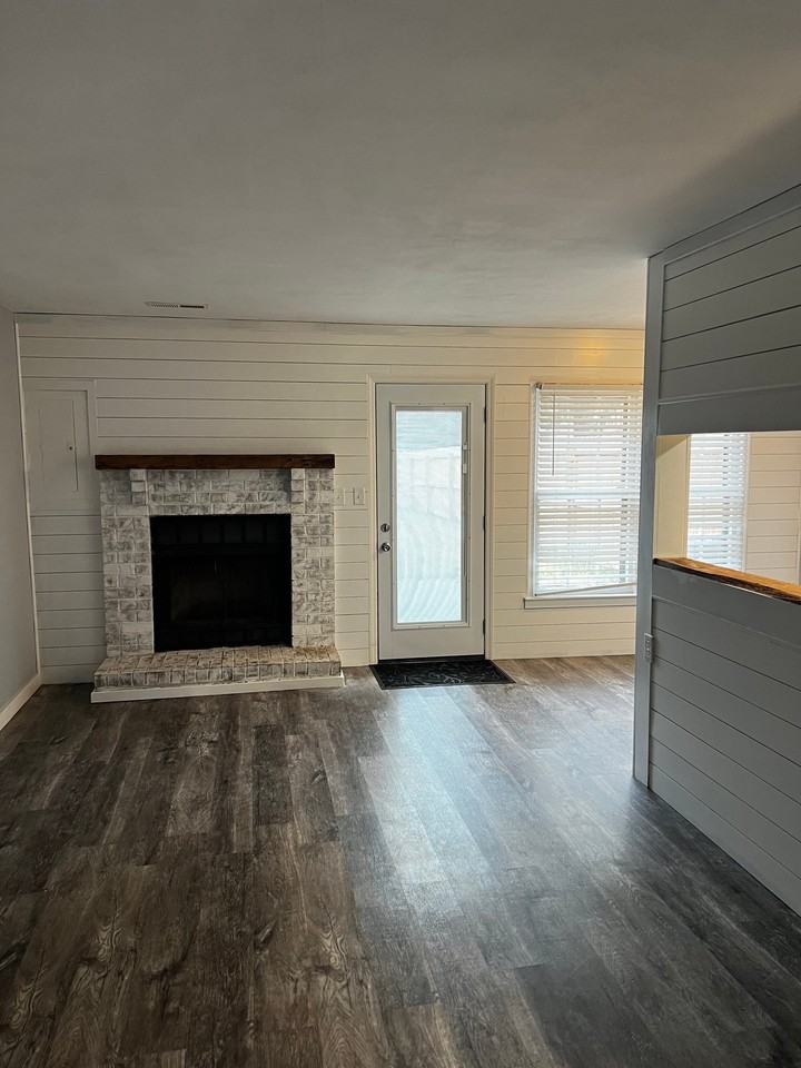 319 Gambrill Ct - Photo 6 of 16
