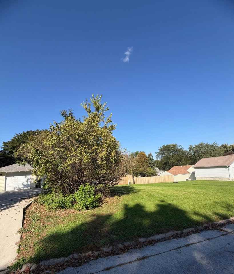 1522 Olive St - Photo 3 of 17