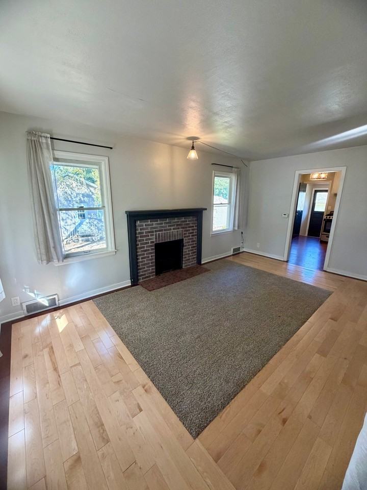 1522 Olive St - Photo 6 of 17