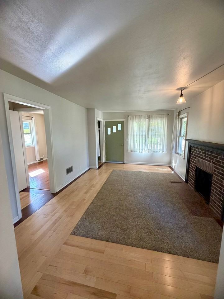 1522 Olive St - Photo 7 of 17