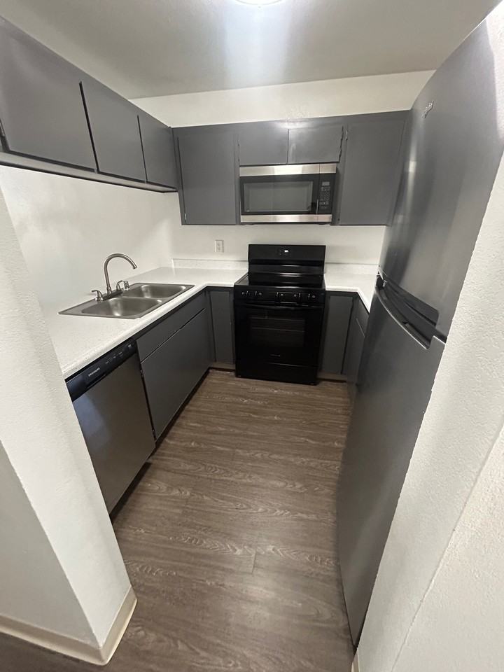 745 Lincoln Rd #44 - Photo 3 of 13