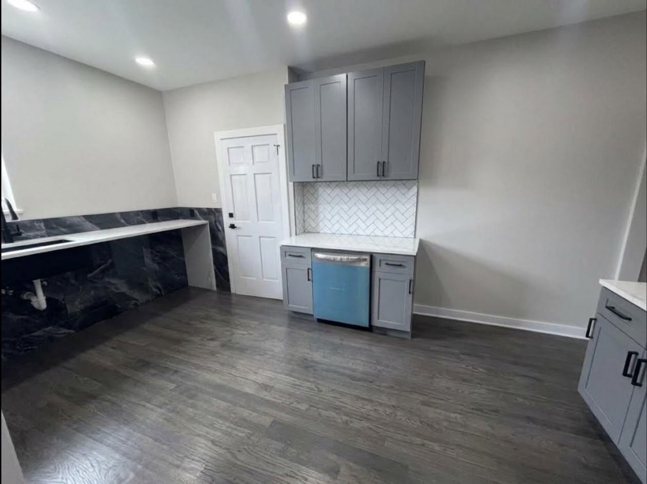 232 Franklin St #1 - Photo 6 of 13
