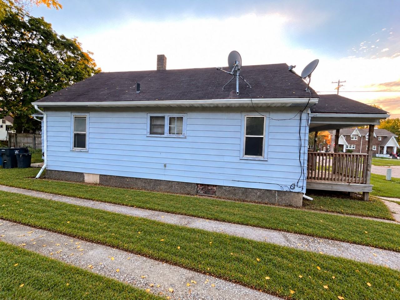 210 E Lakeview Ave - Photo 3 of 18