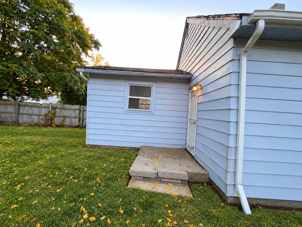 210 E Lakeview Ave - Photo 4 of 18