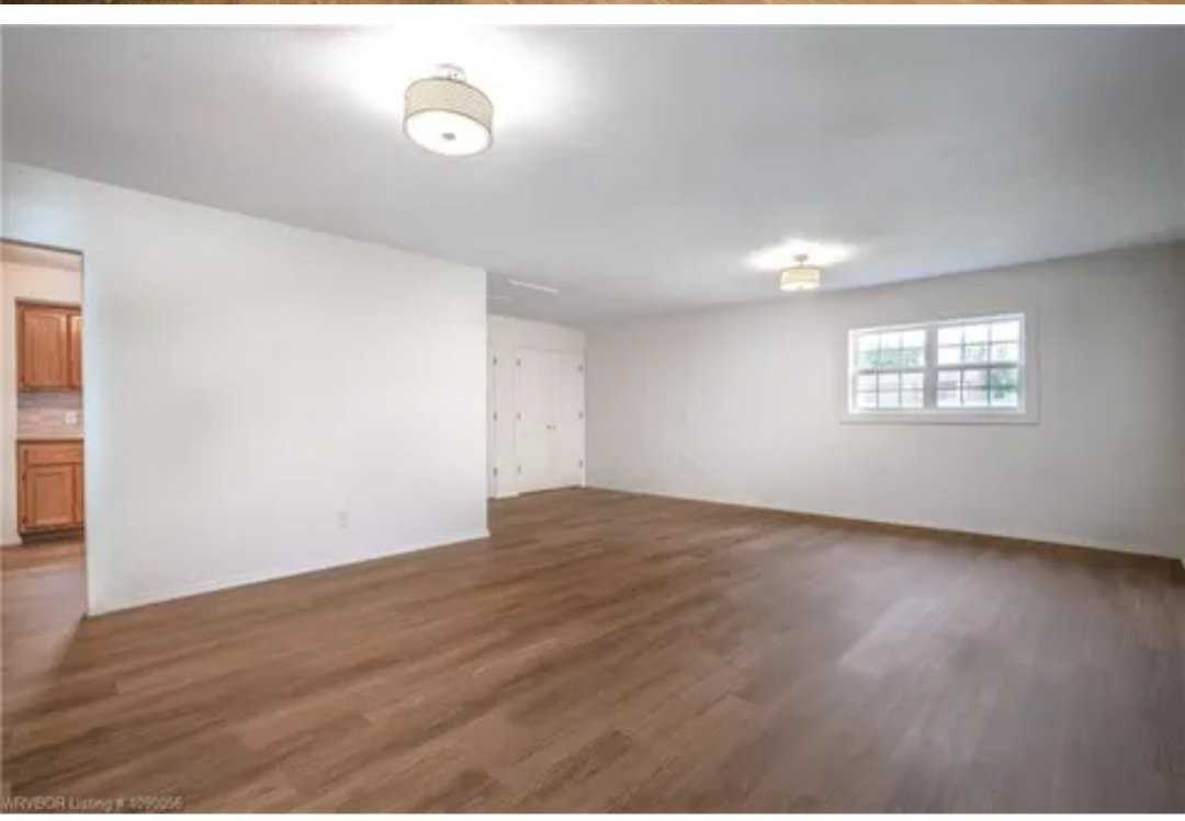 415 Mitchell St - Photo 6 of 10