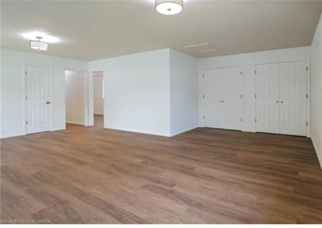 415 Mitchell St - Photo 7 of 10