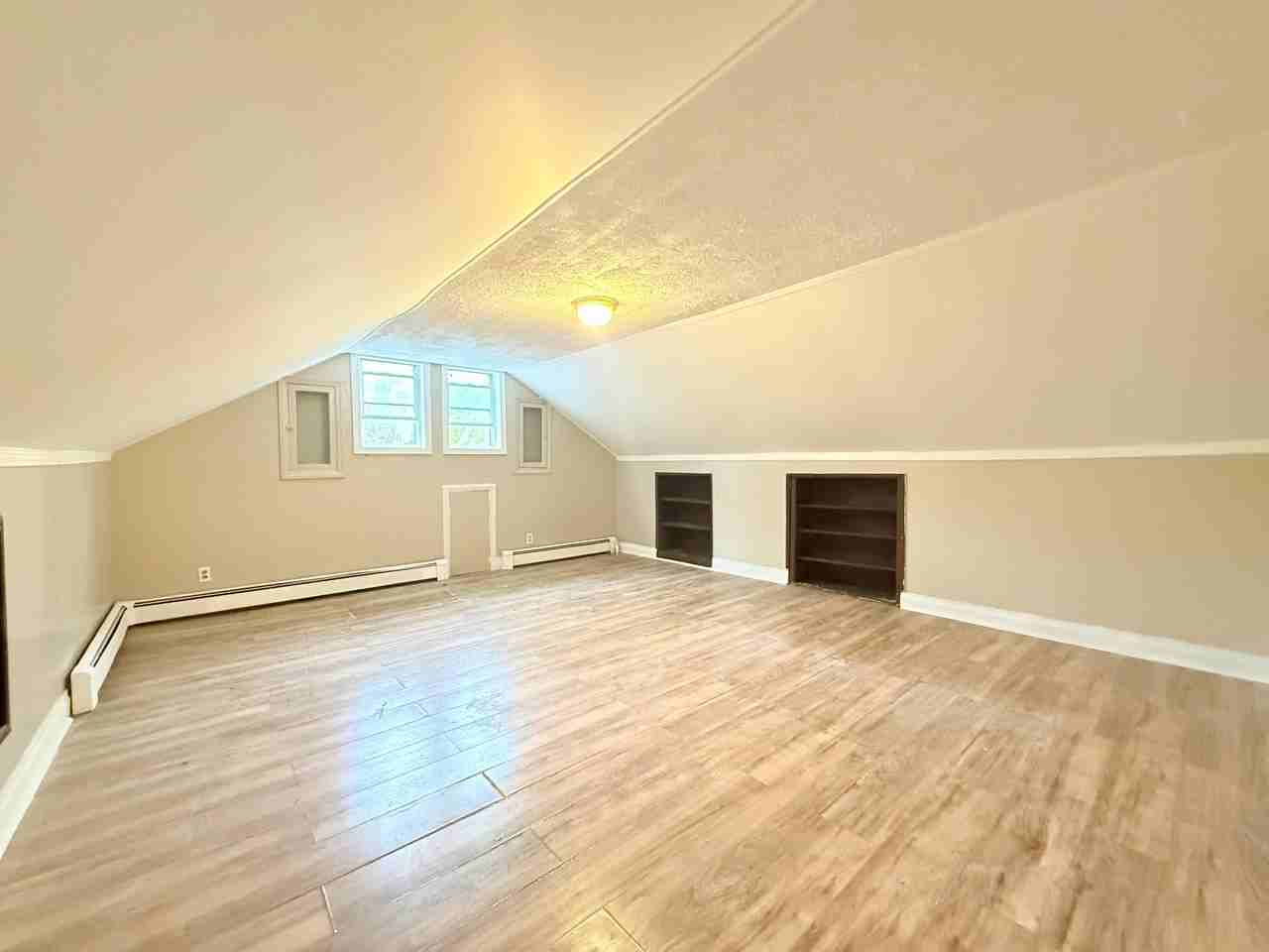 18 Old North Plank Rd