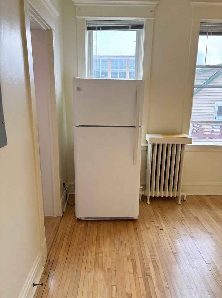 1006 E 3rd St #15 - Photo 3 of 11