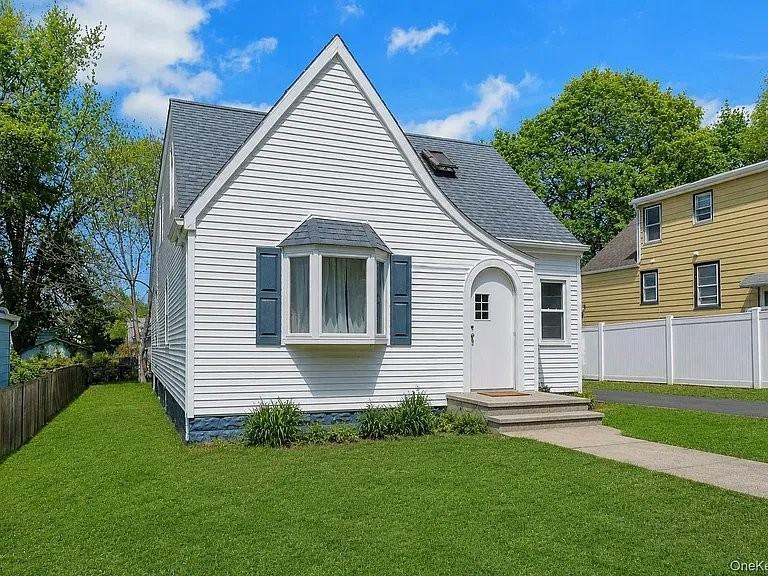 6 Willow Ave - Photo 3 of 20