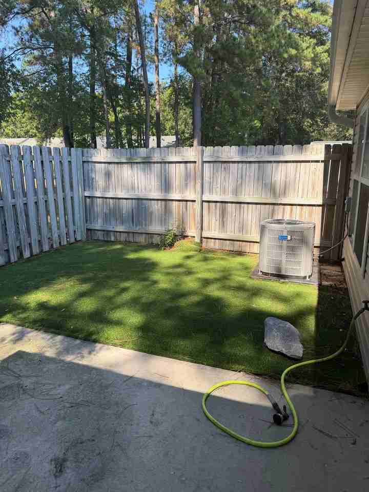 1647 Dexter Ln - Photo 2 of 18