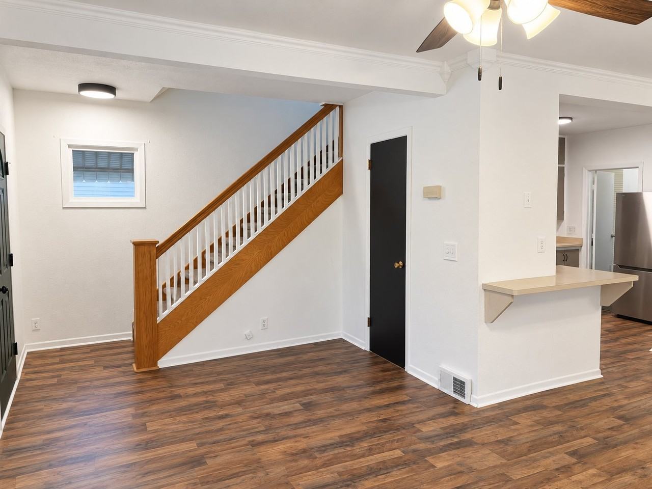 112 7th St - Photo 6 of 9