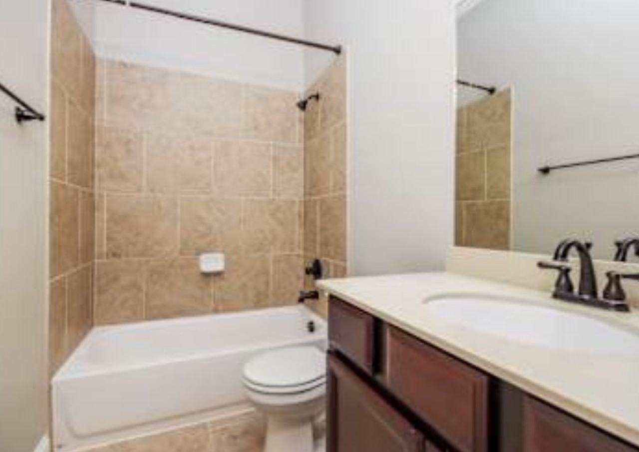 4315 Saratoga Dr - Photo 2 of 12