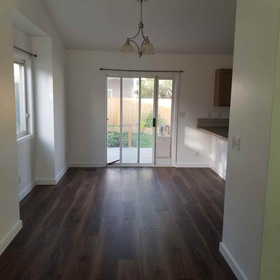 1676 E Lochmeadow Ct - Photo 2 of 6