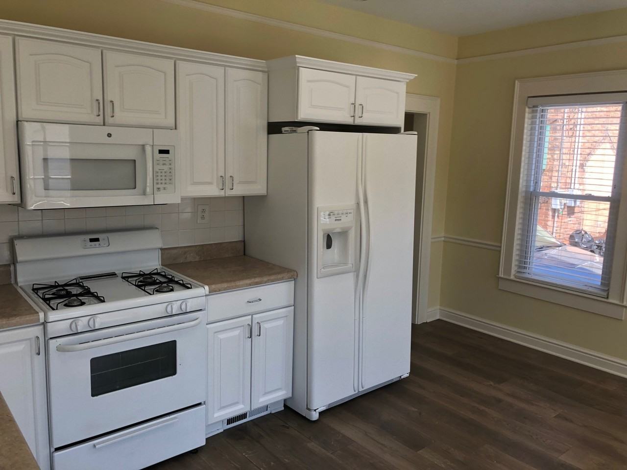 1259 W 69th St #DOWN - Photo 4 of 20