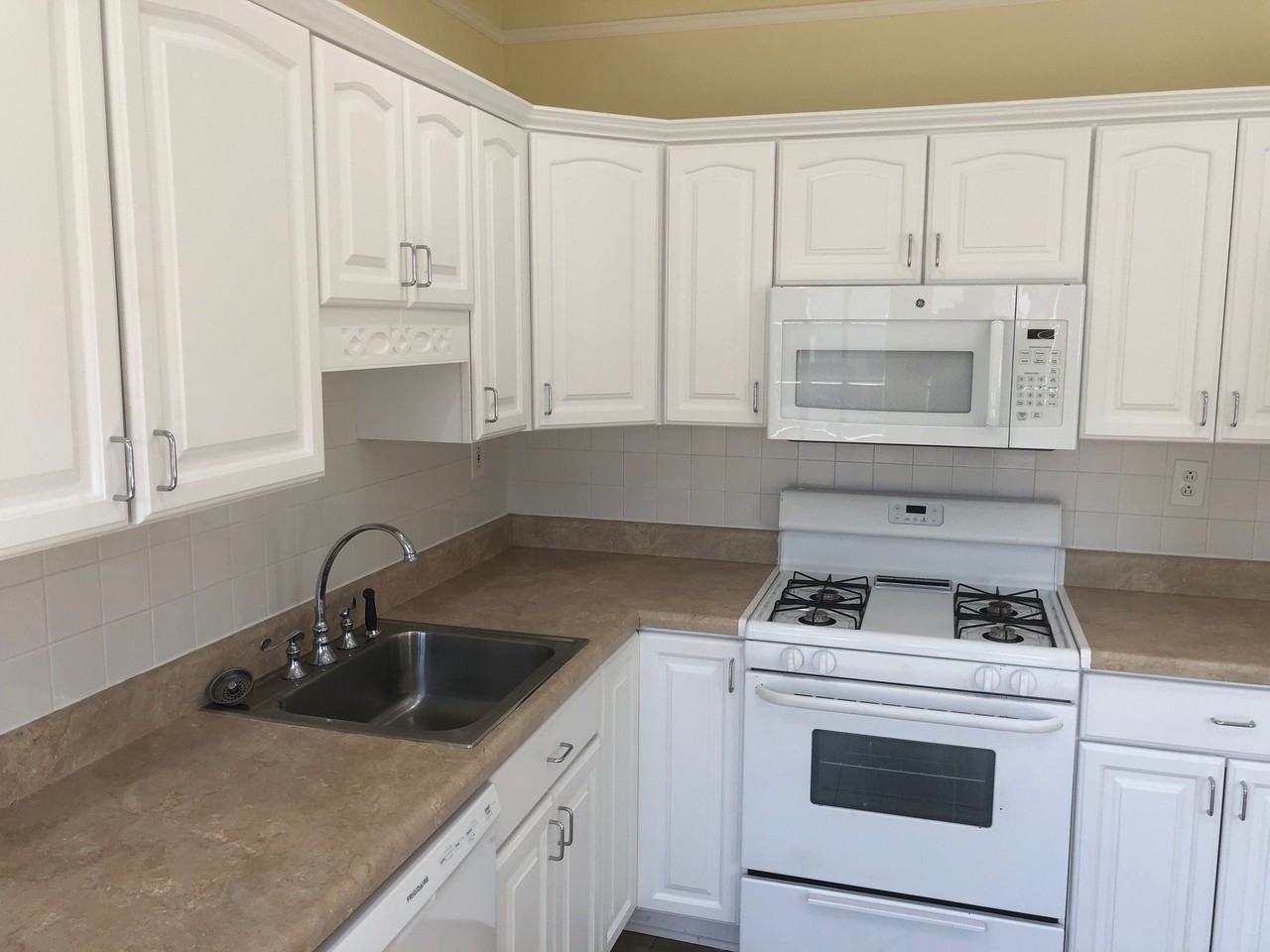 1259 W 69th St #DOWN - Photo 5 of 20