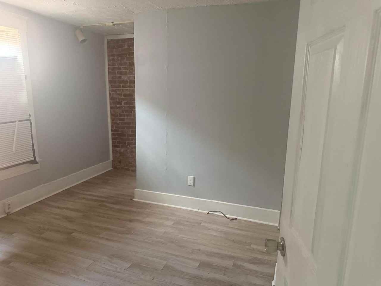 811 S 40th St - Photo 4 of 9