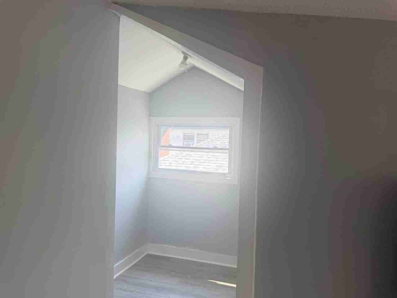 811 S 40th St - Photo 7 of 9