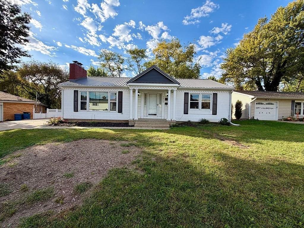 1906 Brentwood Dr - Photo 2 of 17