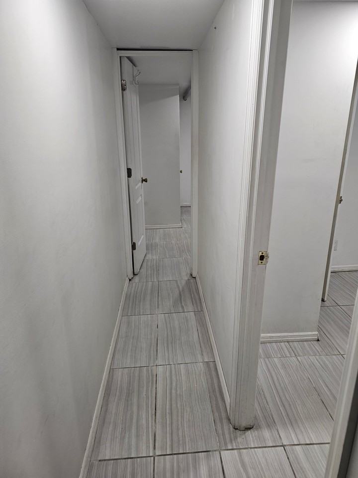 3262 33rd St #1 - Photo 3 of 10