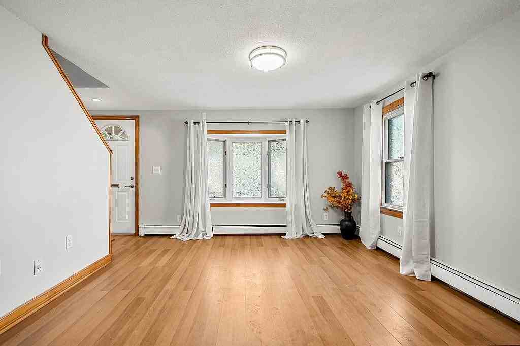 62 Armand Ave - Photo 5 of 19