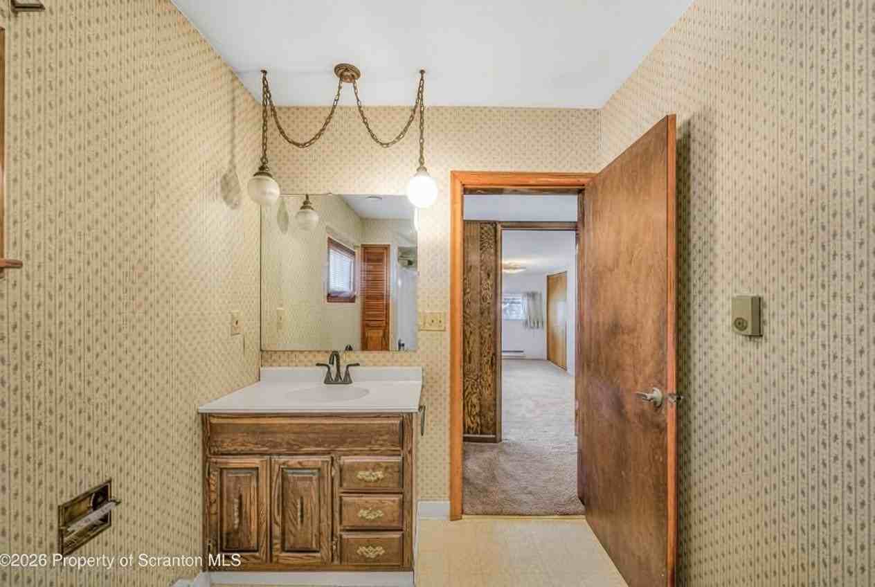 105 Electric St - Photo 4 of 17