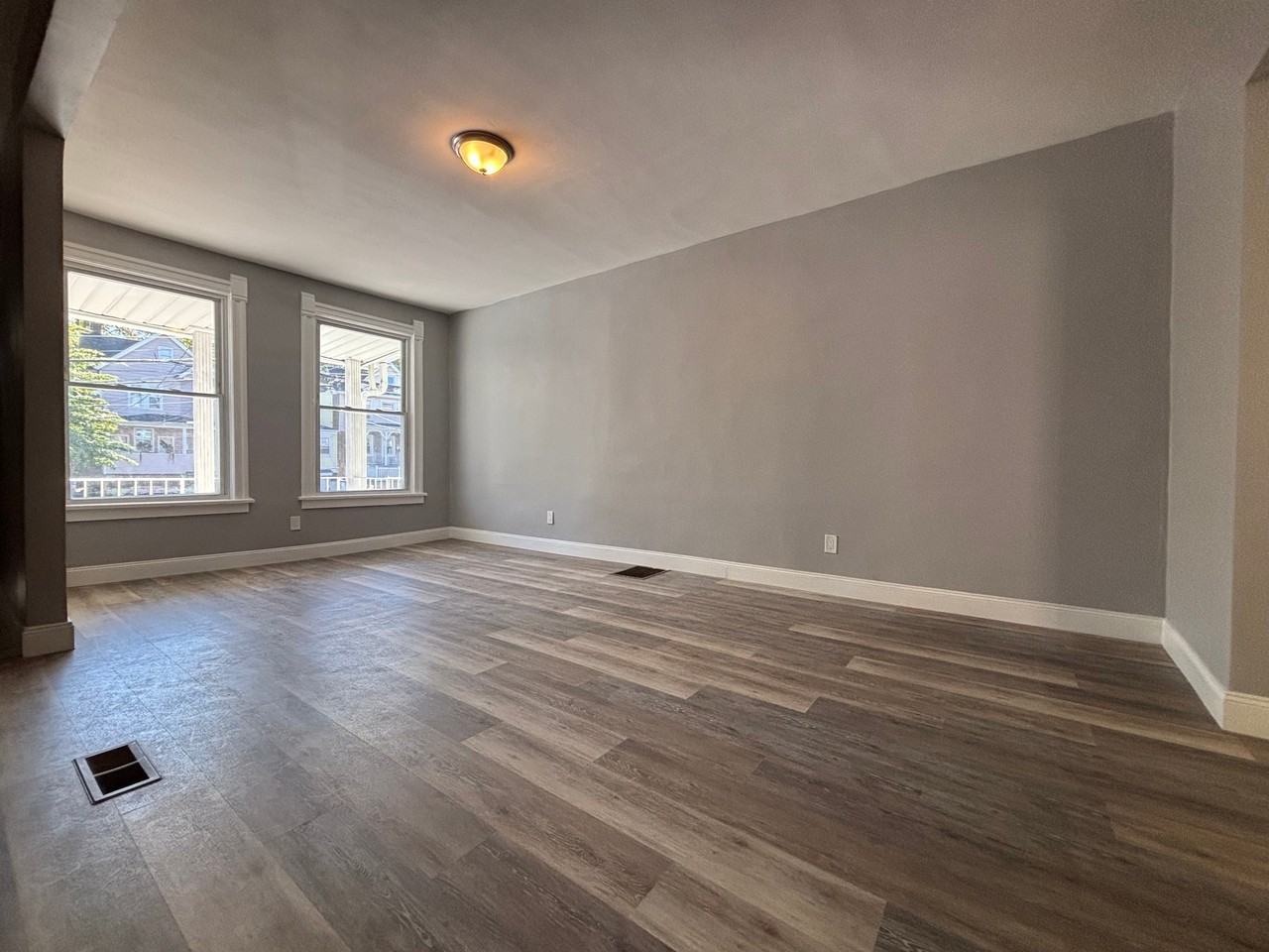 81 Westfield Ave - Photo 2 of 15
