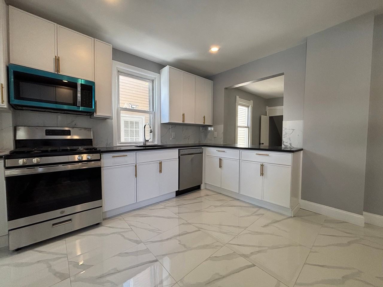 81 Westfield Ave - Photo 4 of 15