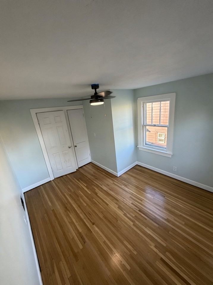 587 Wiltshire Rd - Photo 4 of 5