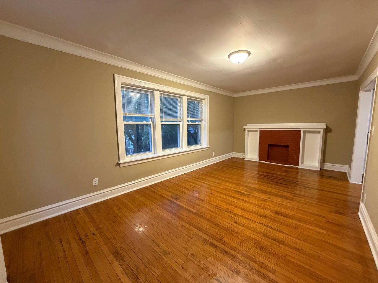 2843 W Berteau Ave #2N - Photo 3 of 18