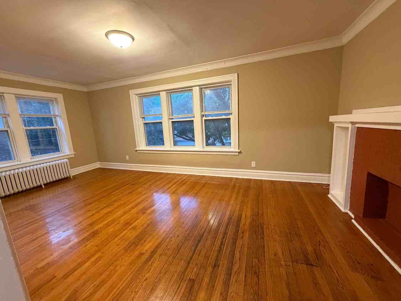 2843 W Berteau Ave #2N - Photo 5 of 18