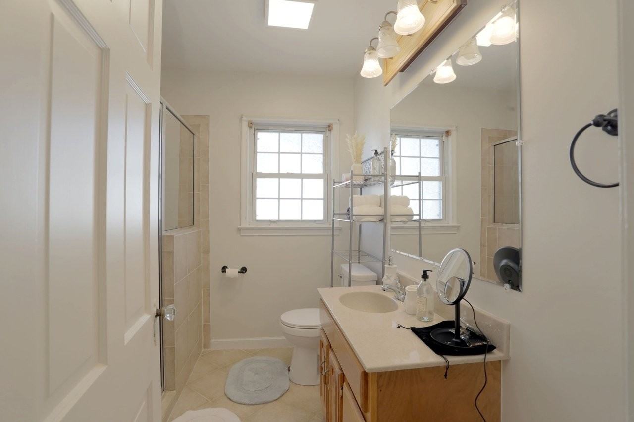 1014 E King Pl - Photo 2 of 20