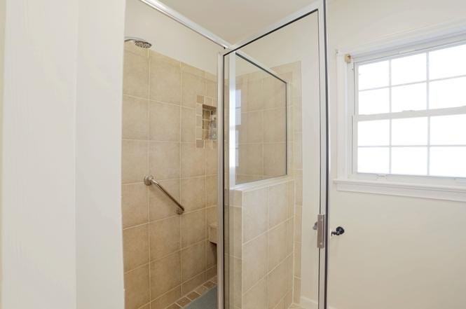 1014 E King Pl - Photo 3 of 20