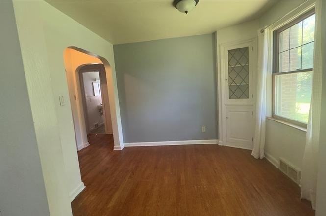 90 Ferncliff Ave - Photo 3 of 9