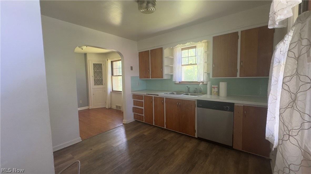 90 Ferncliff Ave - Photo 4 of 9