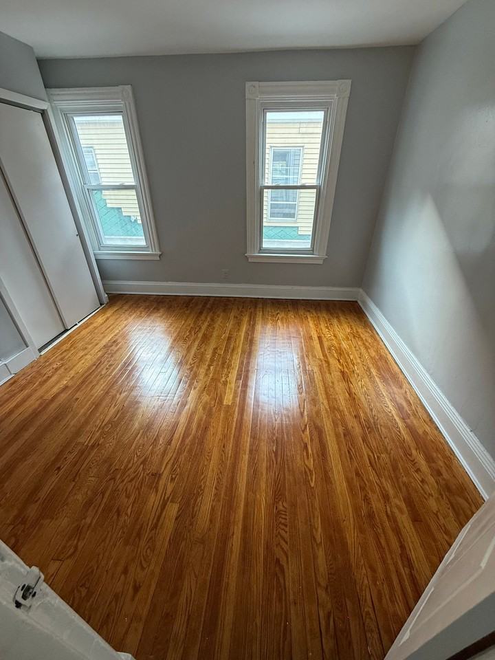 57 Lincoln St #2 - Photo 4 of 11