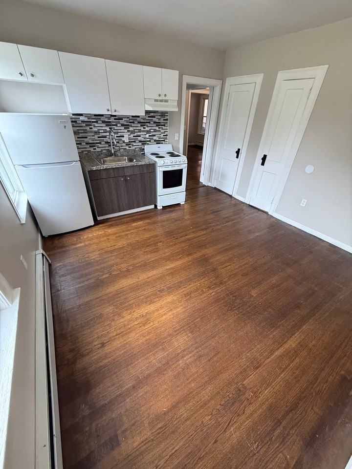 344 Jefferson St #2 - Photo 2 of 11