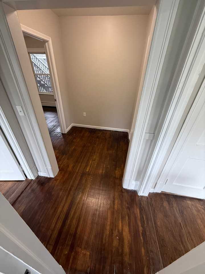 344 Jefferson St #2 - Photo 5 of 11