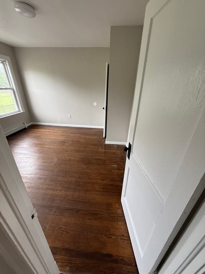 344 Jefferson St #2 - Photo 6 of 11