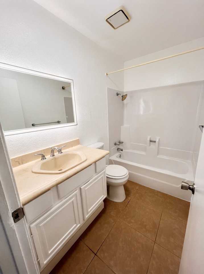 2300 Pearson Ct #D - Photo 7 of 8