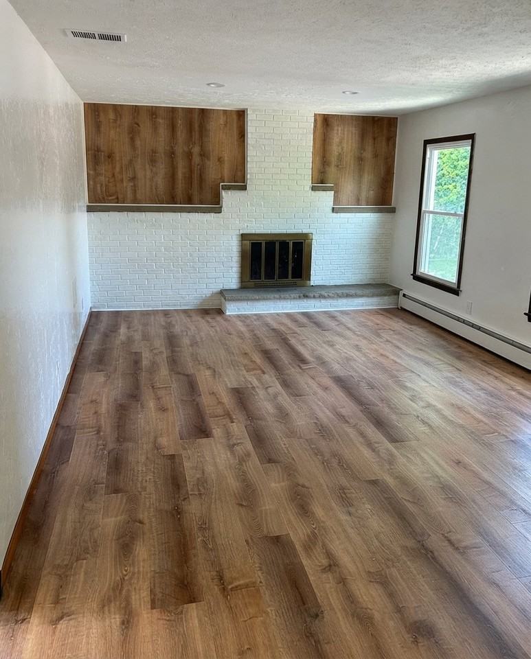 1047 W Liberty St - Photo 3 of 9