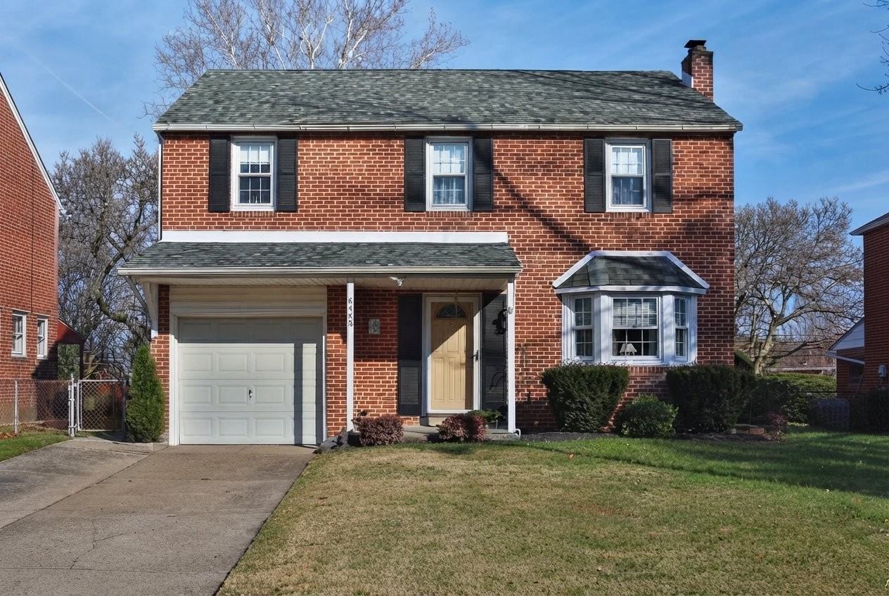 8435 Pembrook Rd - Photo 2 of 11