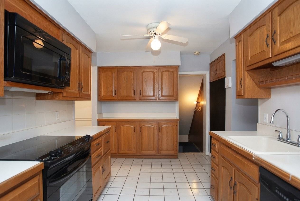 8435 Pembrook Rd - Photo 5 of 11