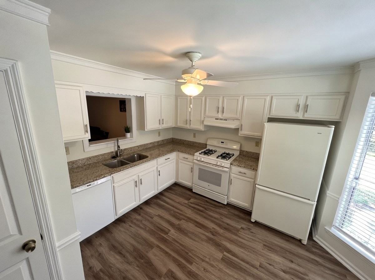 2959 Lexington Trace Dr Se - Photo 3 of 12