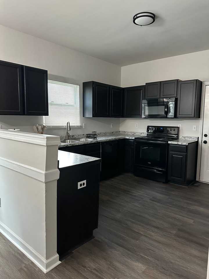 397 Yonkers Ave Nw - Photo 2 of 5