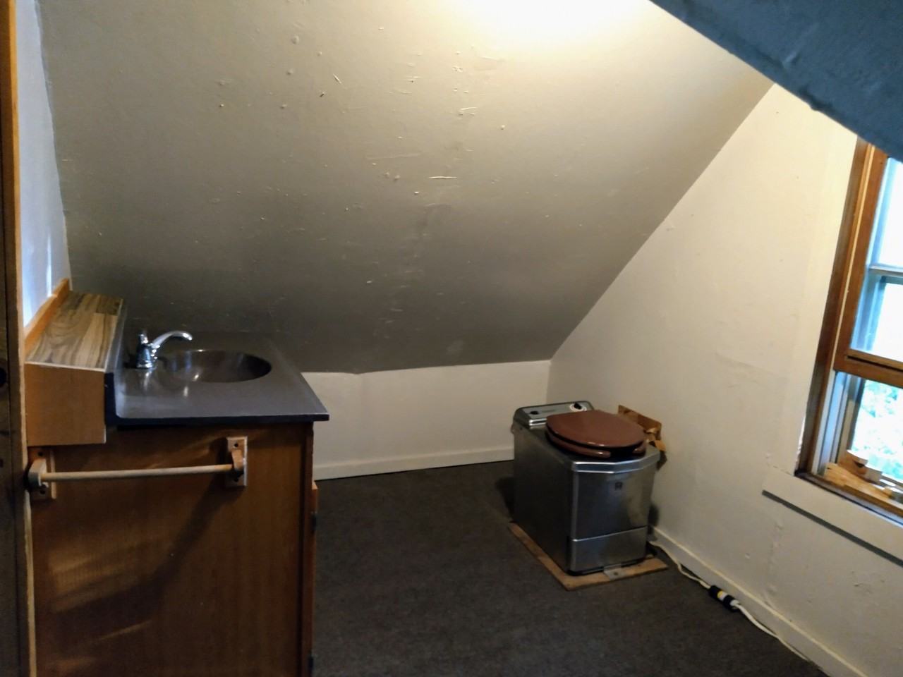 1324 M St Ne - Photo 2 of 15