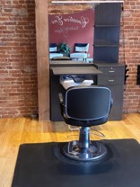 219 Salon Frontand - Photo 1 of 1