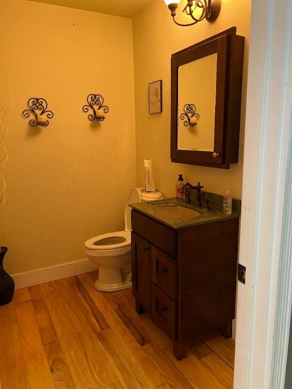 219 Salon Frontand - Photo 5 of 11