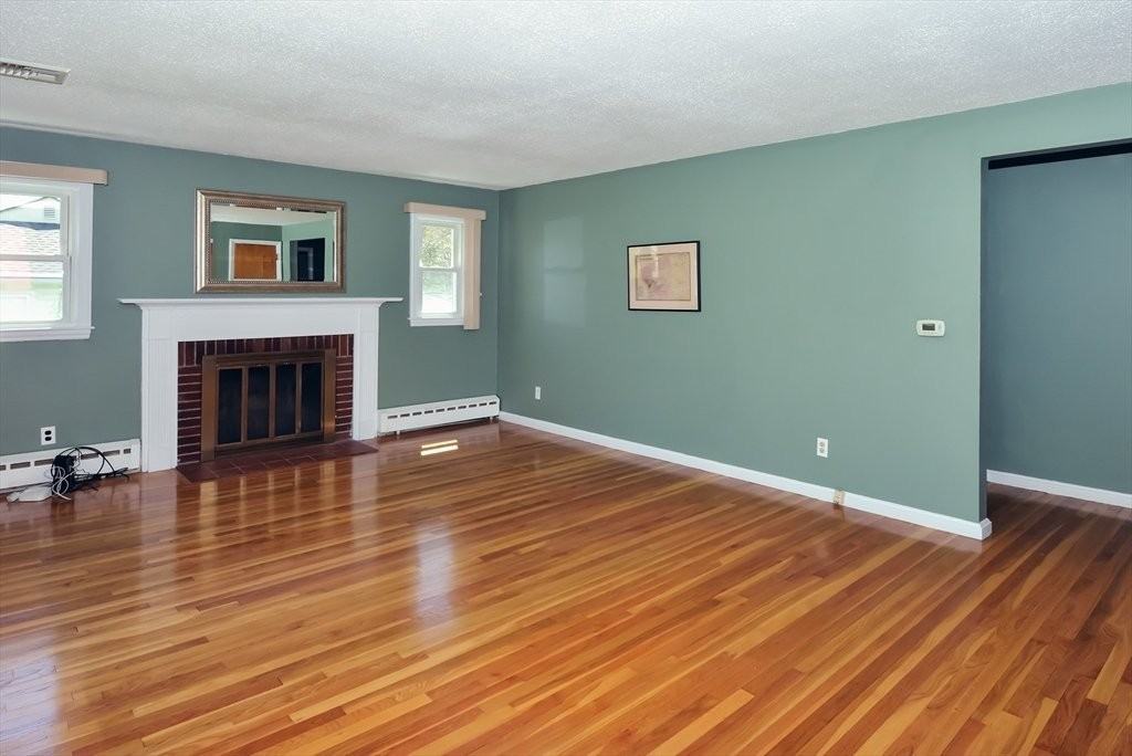 99 Talbot Rd - Photo 4 of 13