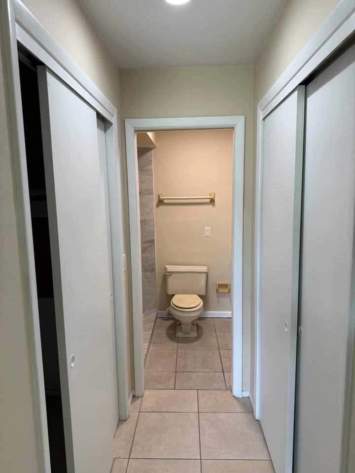 25028 Harborview Rd #6 - Photo 7 of 11